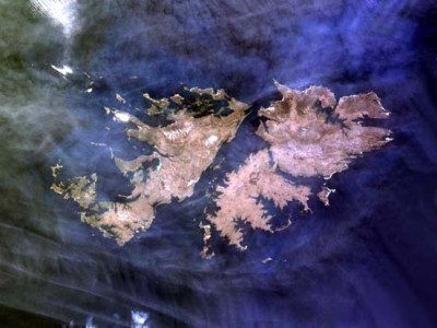 Balza, con la PC, el fusil y la&nbsp;palabra