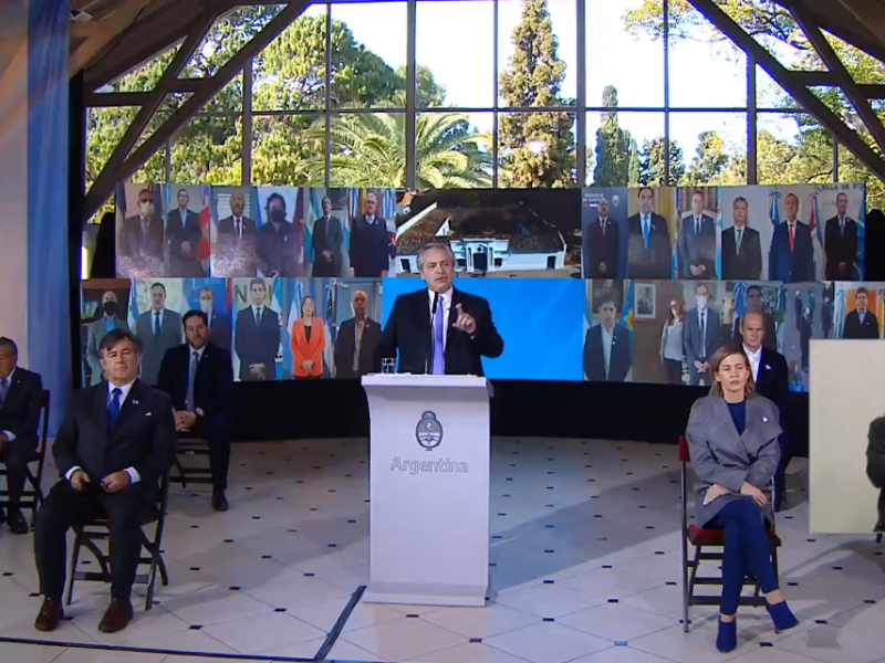 Alberto dirige la&nbsp;batuta