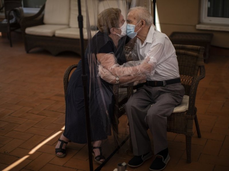 Instantáneas de ancianos en pandemia le dieron el Pulitzer a&nbsp;Morenatti