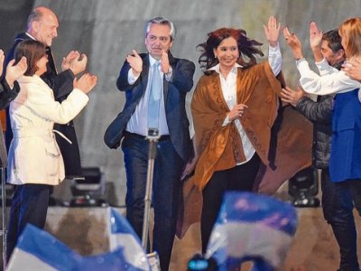 Por qué se debilitan consistentemente las dos columnas del sistema político&nbsp;argentino