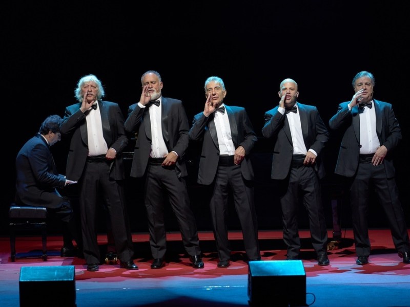 Como «viejos hasmerreíres», Les Luthiers se toman venganza contra el virus en una gira por&nbsp;España