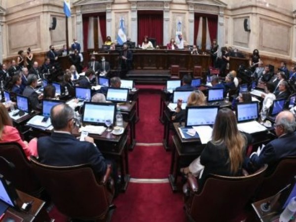 Ofensiva del Gobierno para aplicar un impuesto a los que «lavan dinero» en el exterior y poder pagar al&nbsp;FMI