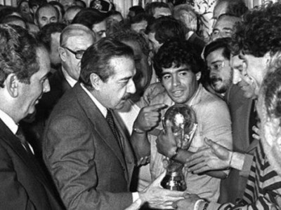 La alegría del fútbol genera suspenso a la espera de que se refunde (o no) la&nbsp;política