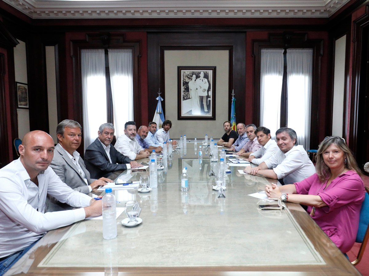 ¿Mesa, mesita o mesaza&nbsp;política?