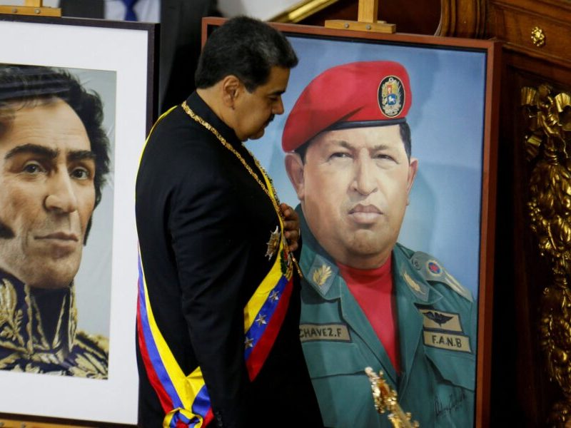 A 10 años de la muerte de Chávez, lo que le cuesta a Maduro mantener a Venezuela en el mapa&nbsp;mundial