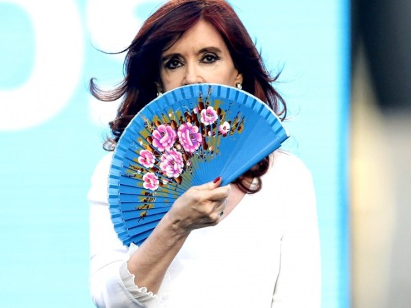 A veces llegan cartas: Cristina pidió un programa peronista y ratificó que no será candidata a&nbsp;nada