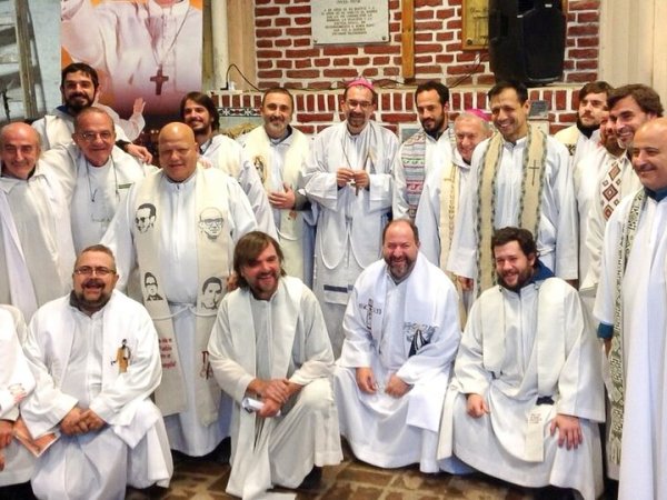 La «presencia inteligente del Estado» en defensa de los pobres, urgieron los obispos villeros cercanos al&nbsp;Papa