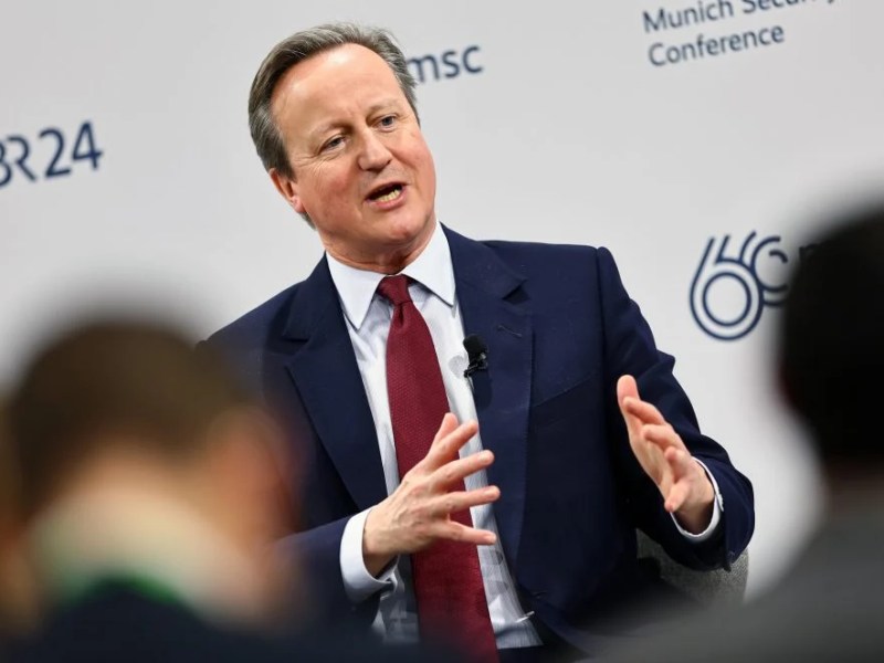 El inglés Camerón planea visitar Malvinas, tras su reunión con&nbsp;Milei