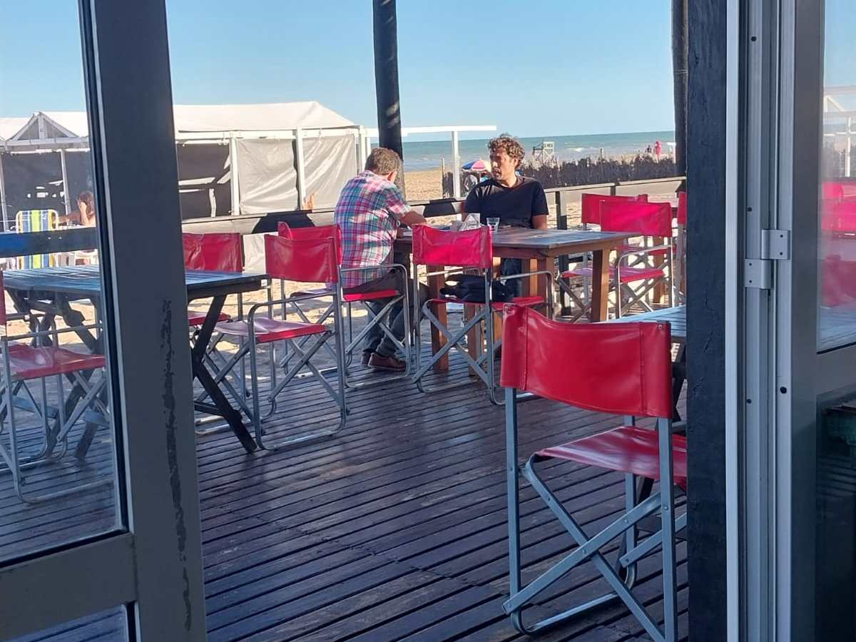 Ibarguren se planta en Pinamar con anuncios populares, inversiones privadas y un liderazgo de&nbsp;«equipo»