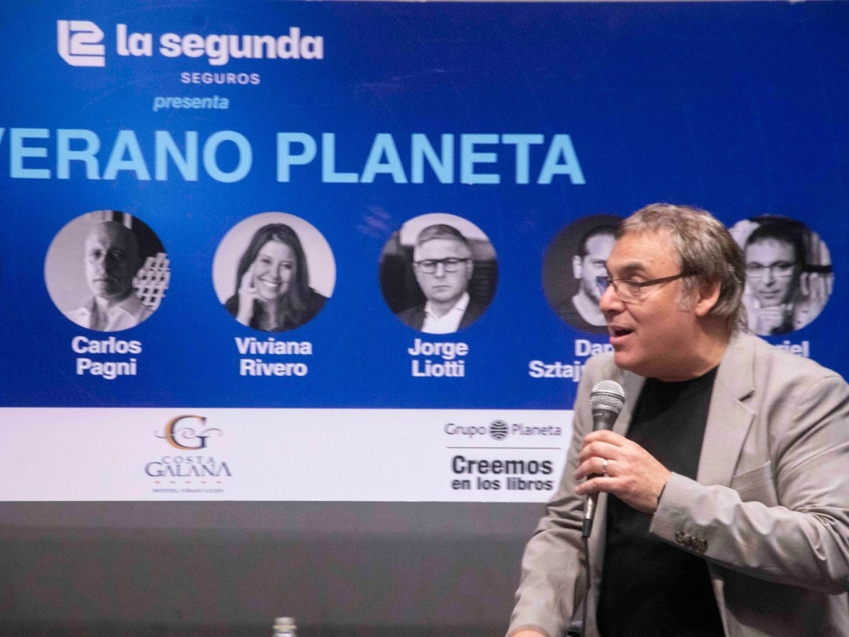 «El camino a la felicidad incomoda: hay que jugársela», dijo Rolón ante una multitud en&nbsp;Pinamar