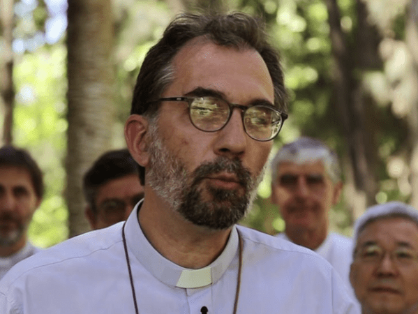 El obispo villero Carrara destacó el discurso de Francisco ante movimientos populares y resignificó el termino&nbsp;violencia
