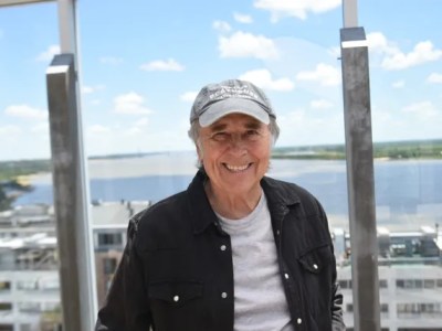 Serrat: «Busco más la alegría que la mala&nbsp;hostia»