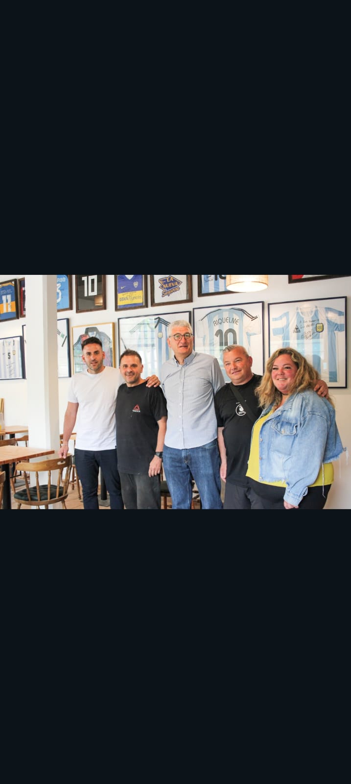 Los bohemios de Villa Crespo llevaron su sueño a un bodegón de Mar Azul, en la costa gesselina