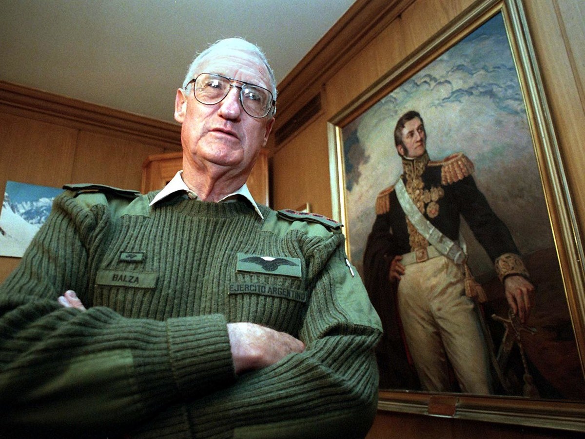 Hay que seguir «revisando» los crímenes de la dictadura, igual que hace Alemania con los nazis, sentenció el general&nbsp;Balza