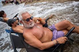 Albistur se empachó con pochoclos y está arrepentido de haber insinuado la caída prematura de Milei