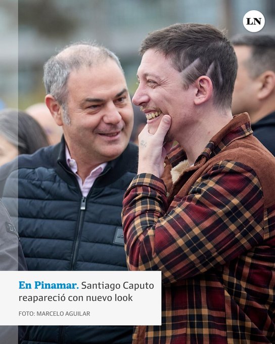 Santiago Caputo, con nuevo look, se mostró  en 2° plano en Pinamar, detrás de Marín, Ritondo, Scioli e Ibarguren