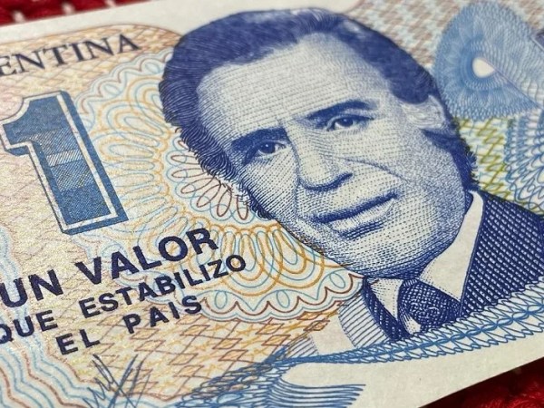 Asís ponderó a Milei por su tesón en la pelea  con Rocca, y a la vez lo criticó por la relación «pornográfica» con&nbsp;Trump