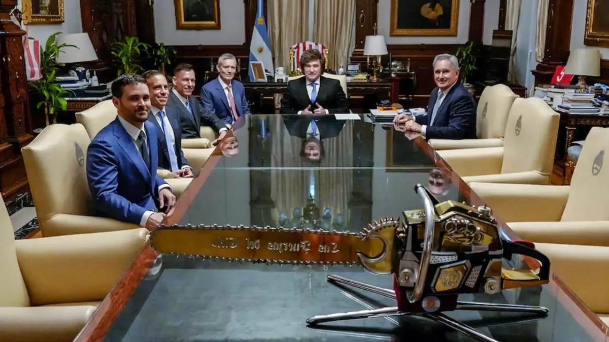 «¿Es sostenible el modelo anarco-libertario en el tiempo?», martillea el magnate Thiel a su paso por&nbsp;Argentina