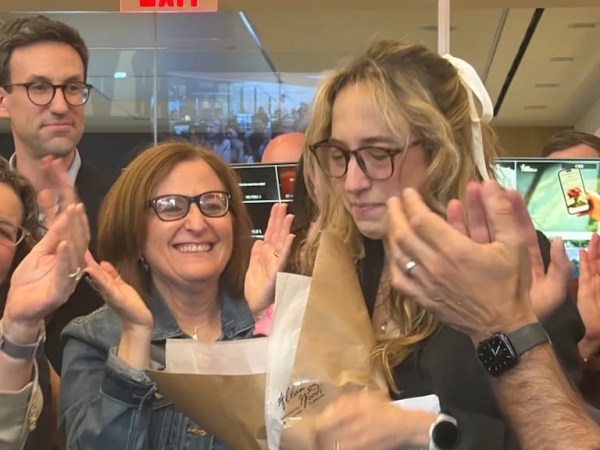 La periodista Natanson, del Washington Post, ganó el Pulitzer 2026, luego de haber sido allanada por el&nbsp;FBI