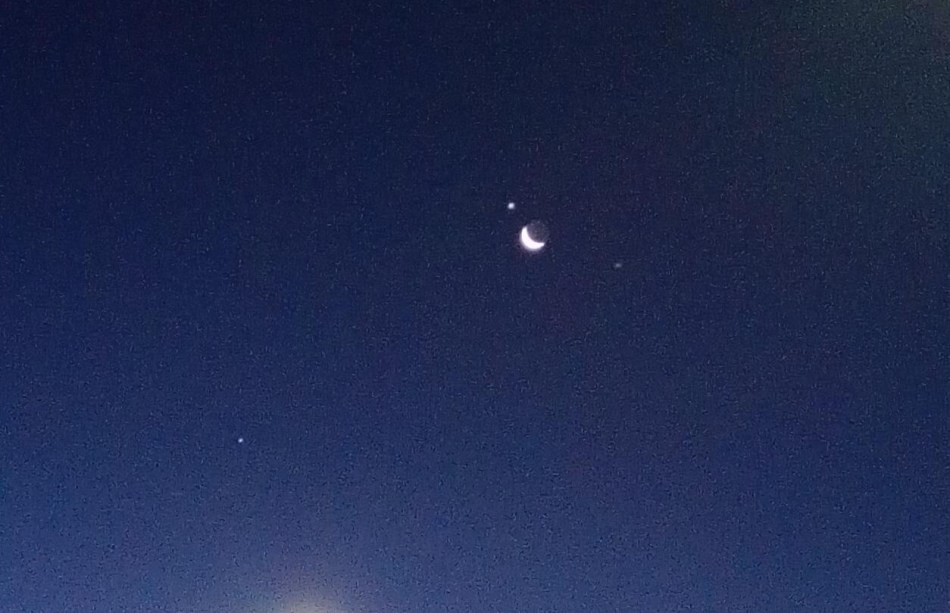 La conjunción de la Luna y Venus, una muestra de vida